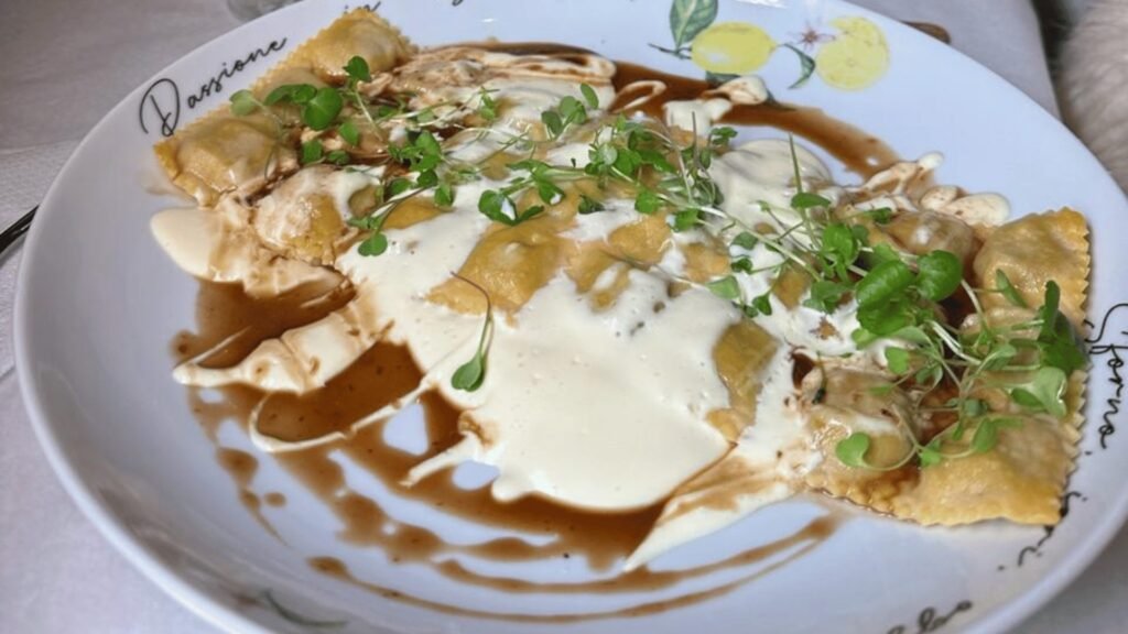 Se você está em Curitiba e procura um lugar para se aquecer neste fim de semana, a Sforno Trattoria e Pizzaria pode ser a escolha perfeita.